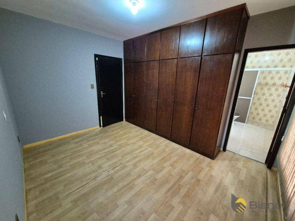 Casa à venda e aluguel com 3 quartos, 240m² - Foto 23