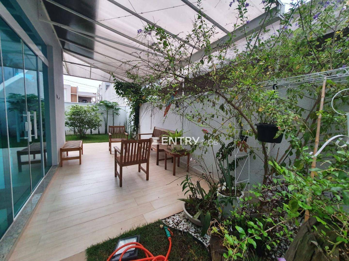 Casa de Condomínio à venda com 4 quartos, 222m² - Foto 3