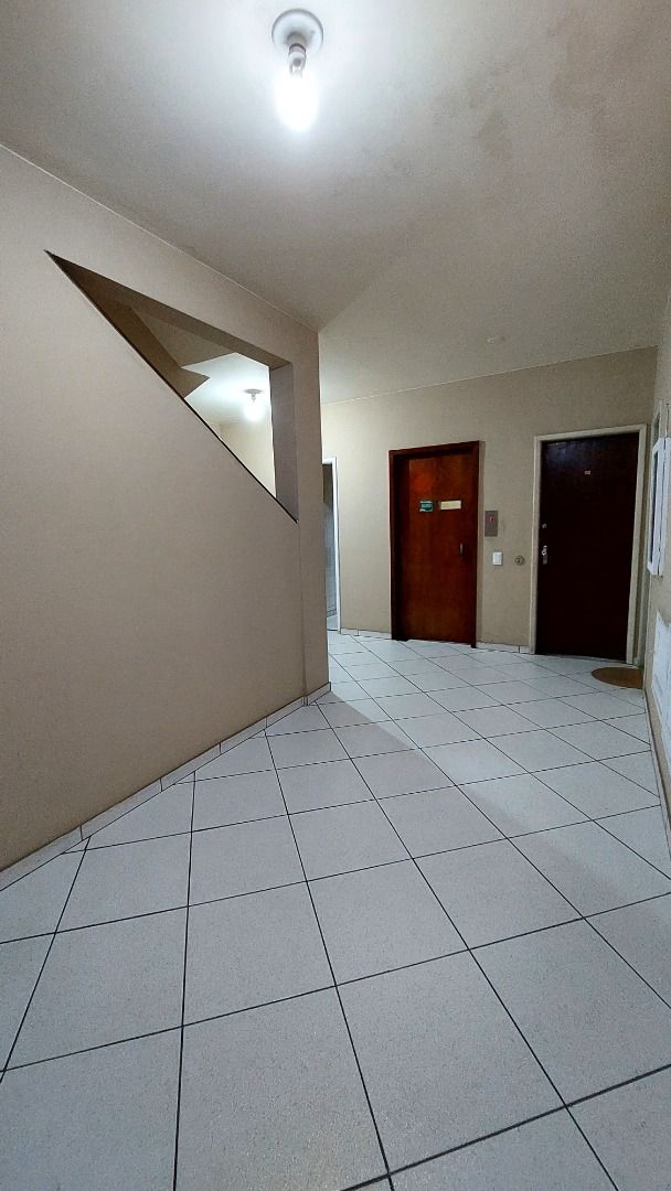 Apartamento para alugar com 1 quarto, 80m² - Foto 12