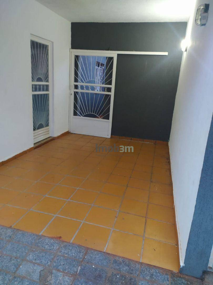 Casa à venda com 5 quartos, 132m² - Foto 3