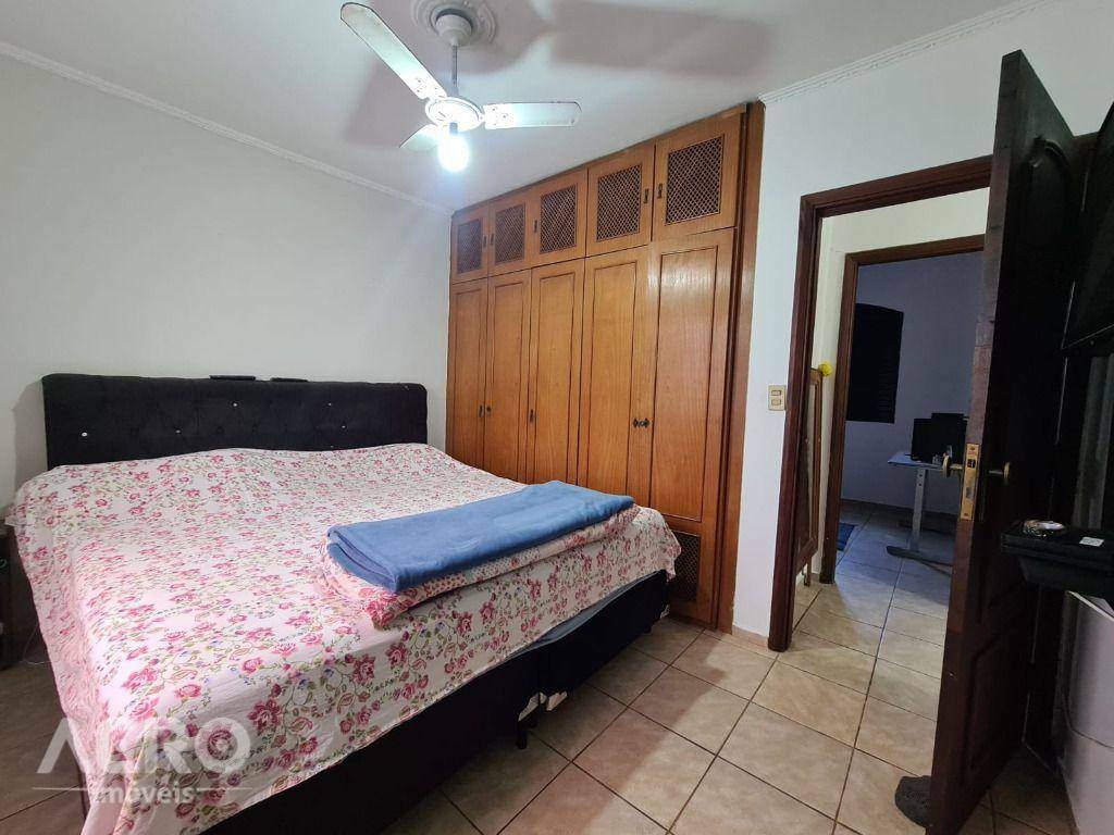 Casa à venda com 3 quartos, 214m² - Foto 21