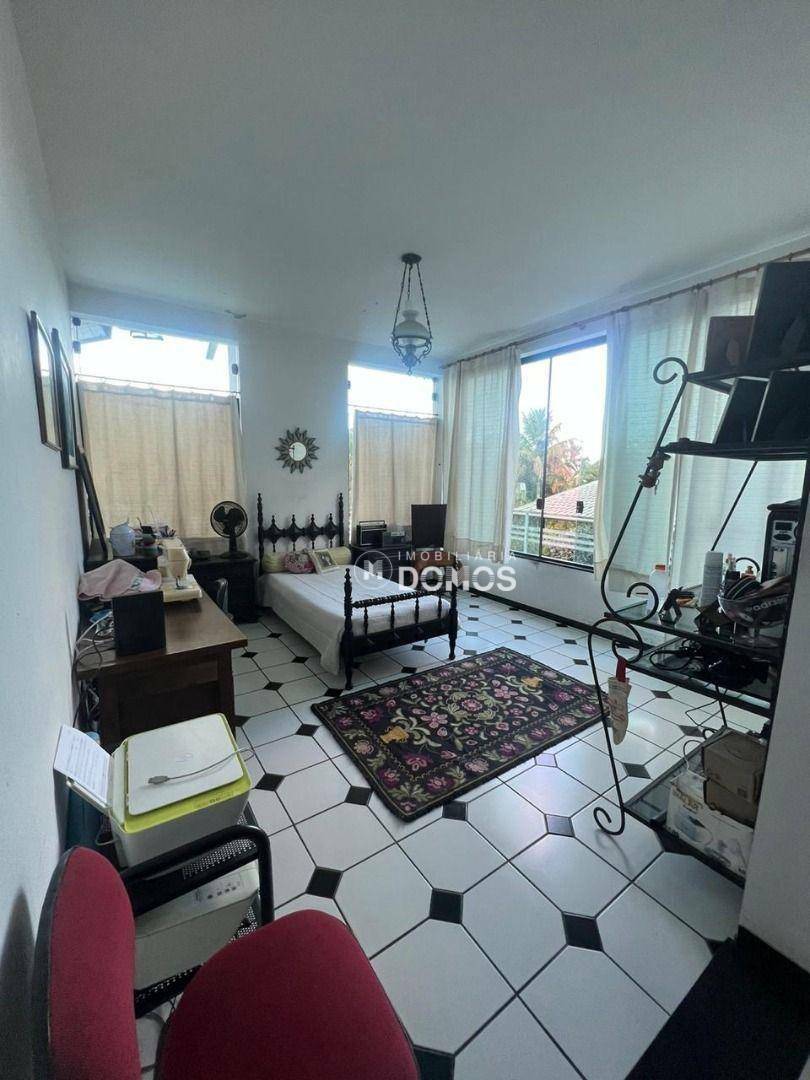 Casa à venda com 3 quartos, 357m² - Foto 16