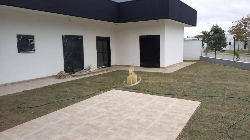 Casa de Condomínio à venda com 4 quartos, 238m² - Foto 3