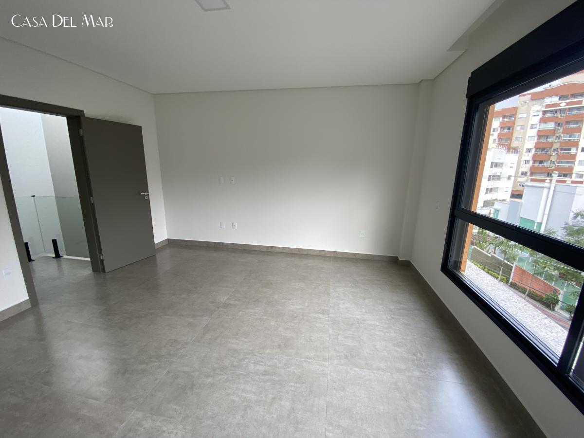 Casa à venda com 3 quartos, 220m² - Foto 21