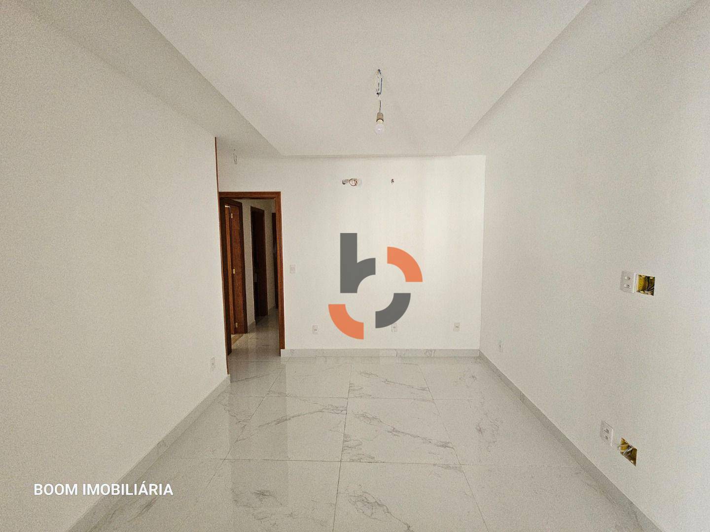 Casa à venda com 3 quartos, 71m² - Foto 4