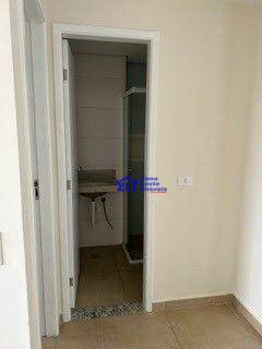 Apartamento à venda com 2 quartos, 33m² - Foto 15