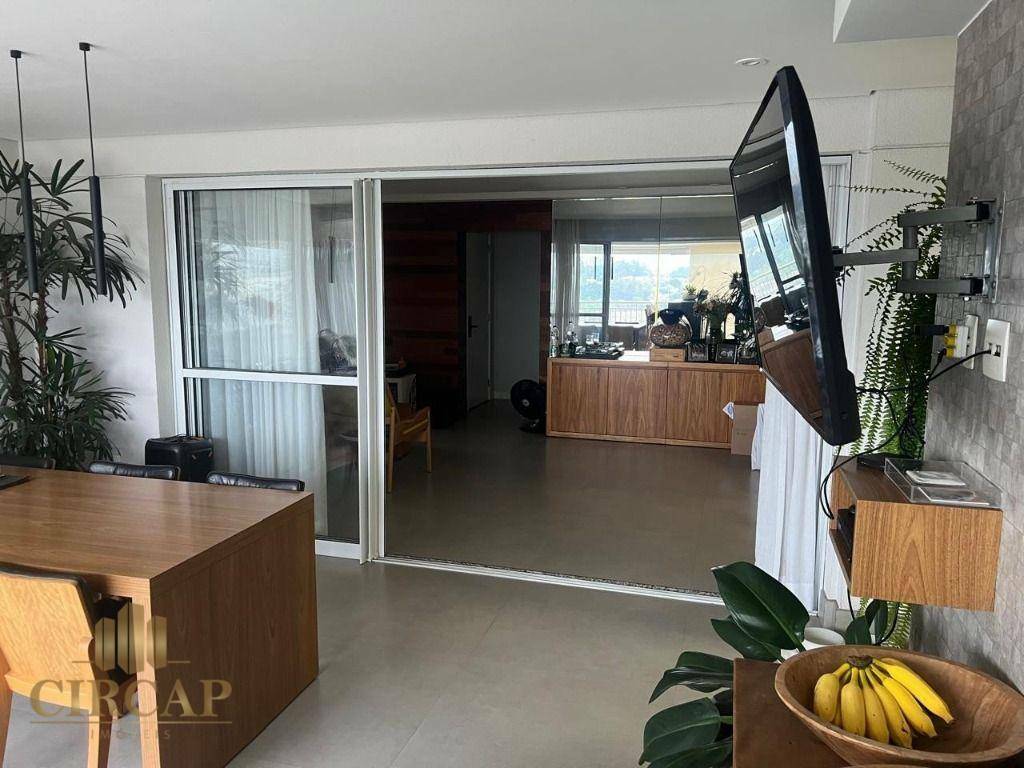 Apartamento à venda com 3 quartos, 142m² - Foto 1