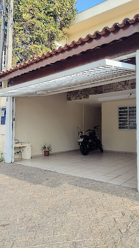 Casa à venda e aluguel com 3 quartos, 217m² - Foto 2