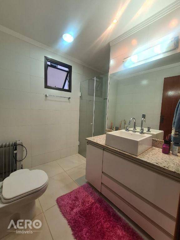 Apartamento à venda com 3 quartos, 140m² - Foto 6