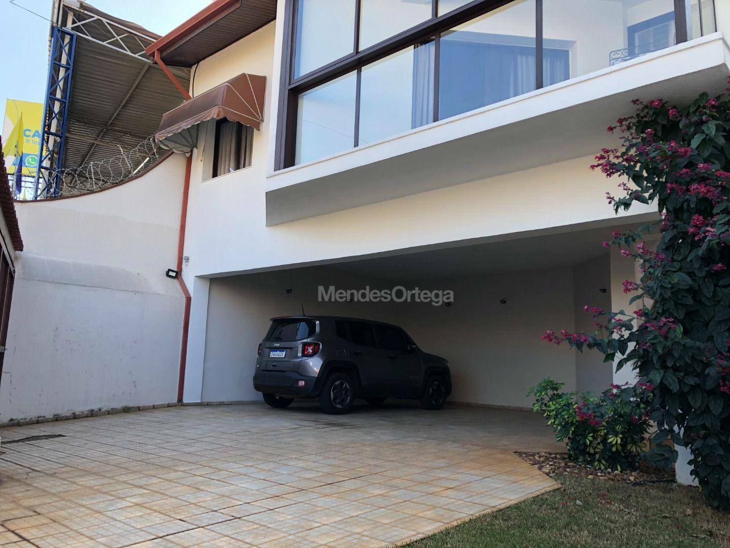 Casa à venda com 3 quartos, 304m² - Foto 5