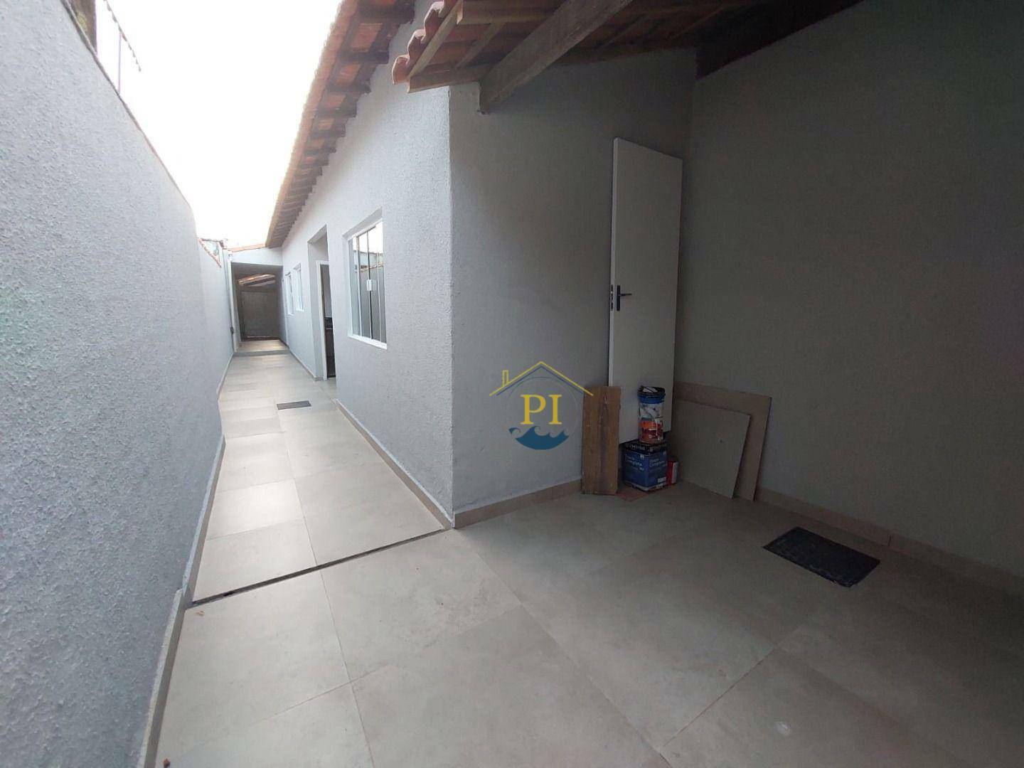 Casa à venda com 2 quartos, 70m² - Foto 2