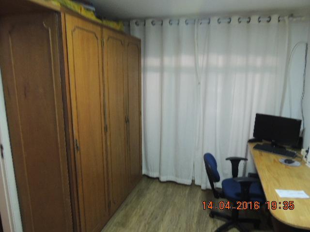 Casa à venda com 4 quartos, 80m² - Foto 5