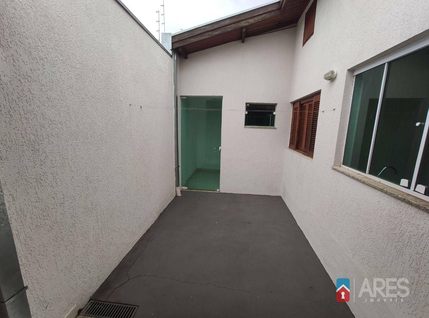 Casa à venda com 2 quartos, 99m² - Foto 9