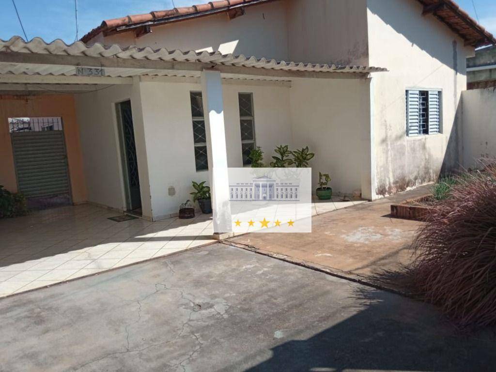 Casa à venda com 3 quartos, 220m² - Foto 1