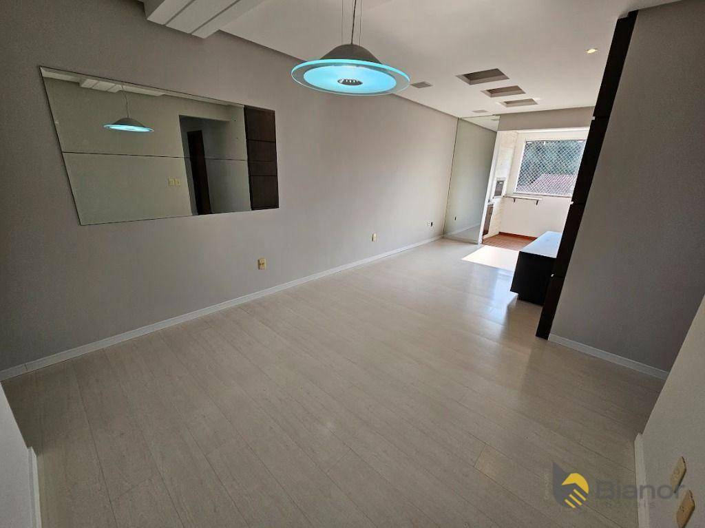 Apartamento à venda com 3 quartos, 90m² - Foto 3