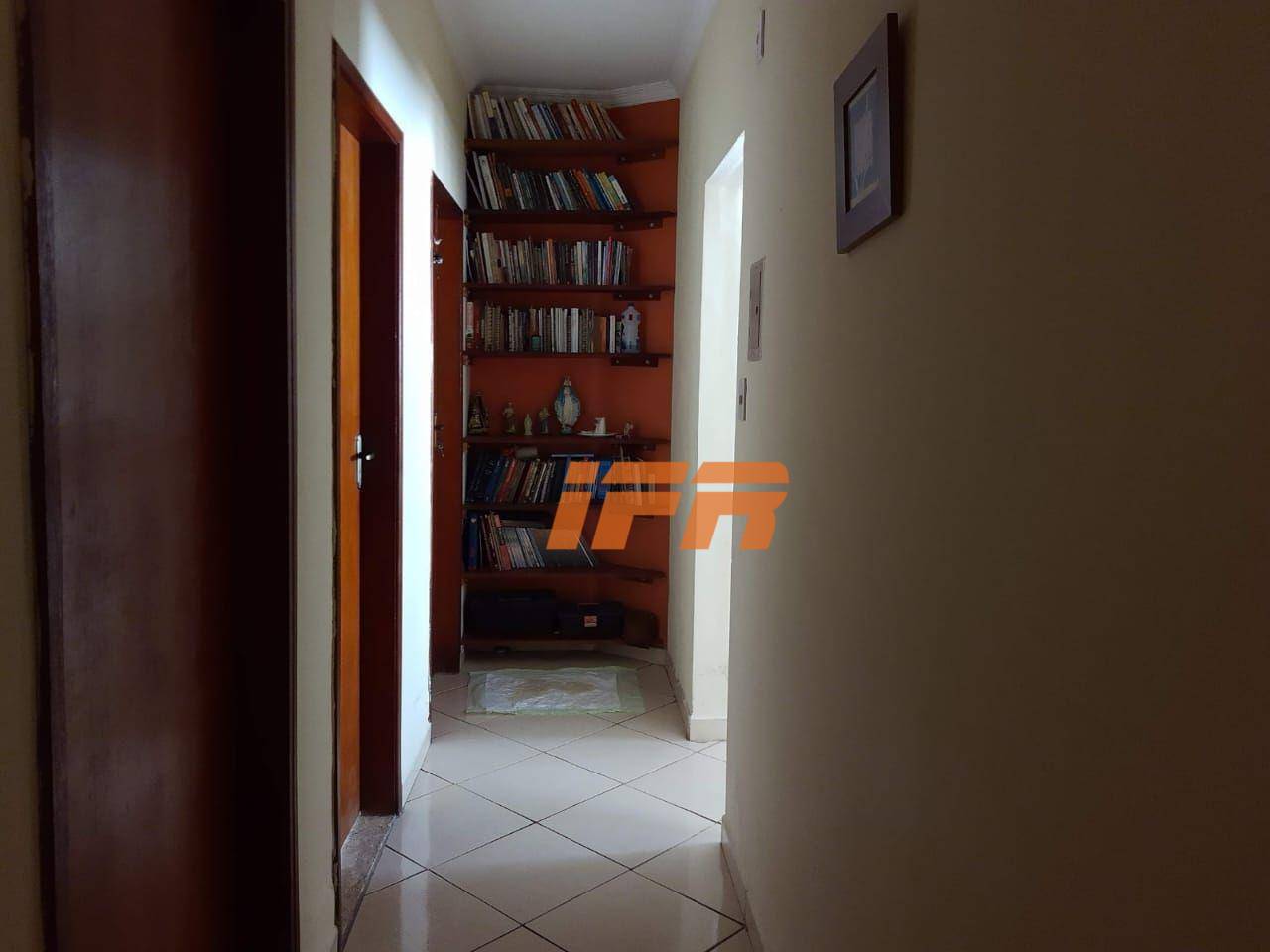 Casa à venda com 3 quartos, 180m² - Foto 17