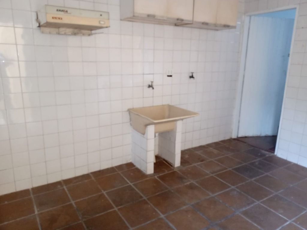 Casa para alugar com 3 quartos, 230m² - Foto 22