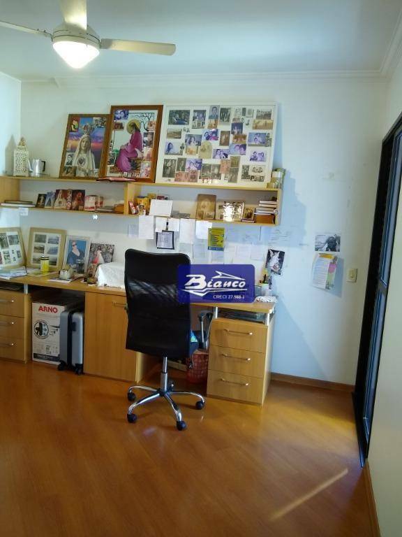 Apartamento à venda com 3 quartos, 144m² - Foto 18