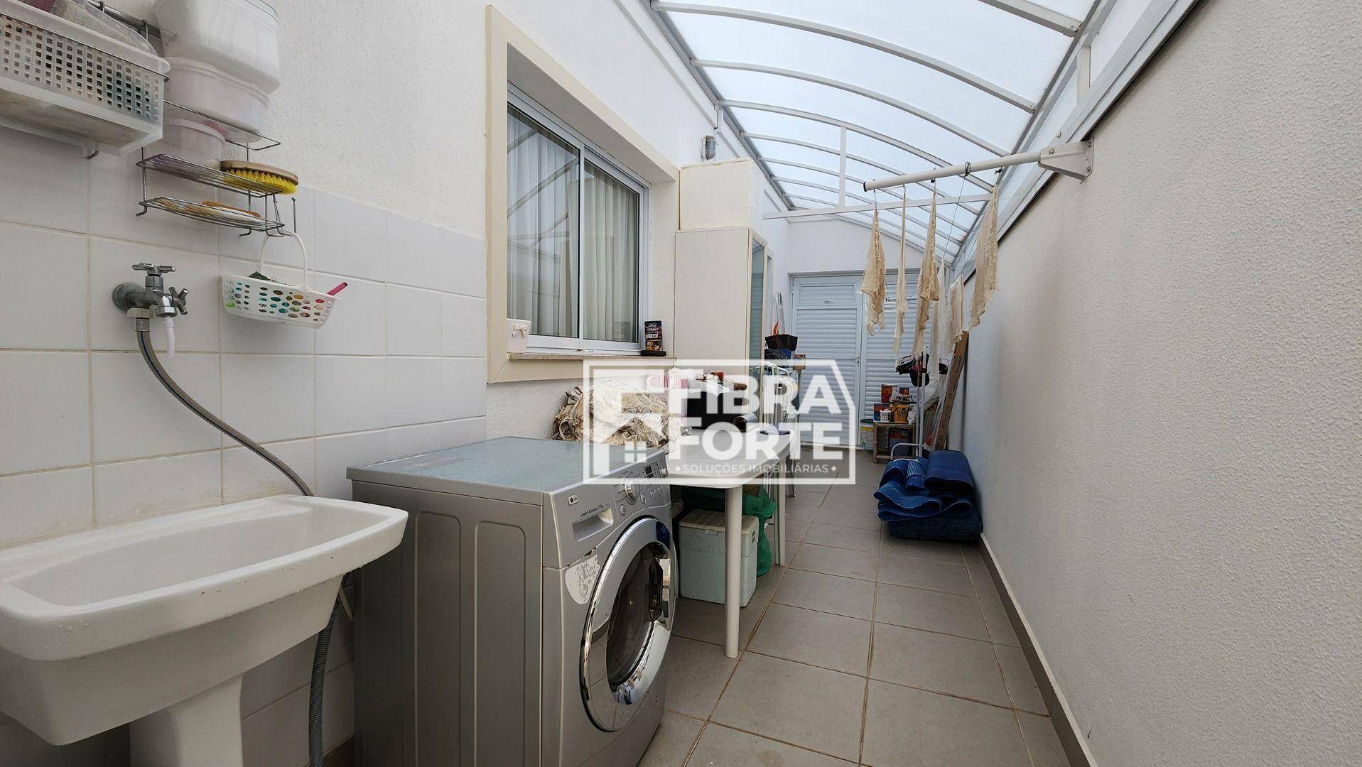 Casa de Condomínio à venda com 4 quartos, 300m² - Foto 34