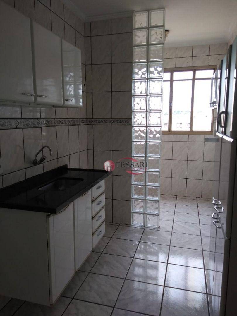 Apartamento à venda com 3 quartos, 70m² - Foto 2