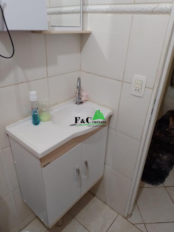 Apartamento à venda com 2 quartos, 70m² - Foto 9