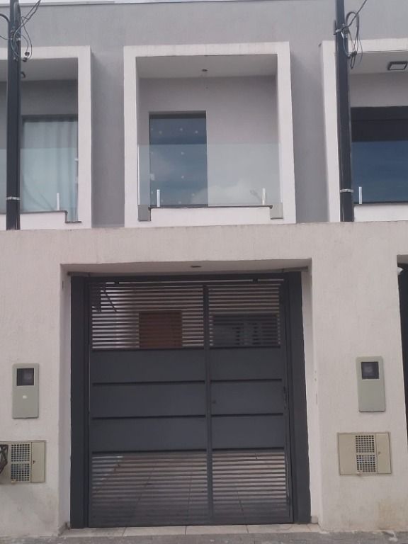 Sobrado à venda com 3 quartos, 130m² - Foto 1