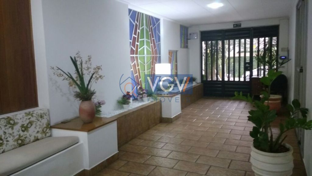 Apartamento à venda com 2 quartos, 76m² - Foto 4