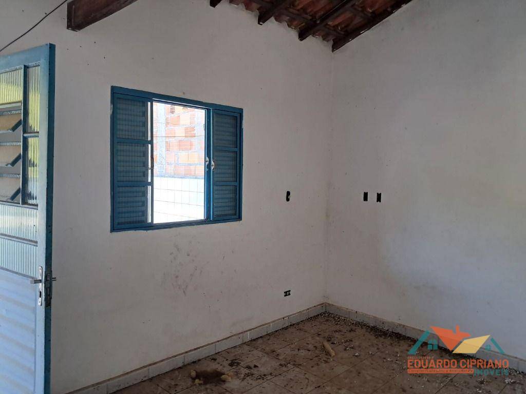 Casa à venda com 6 quartos, 230m² - Foto 25