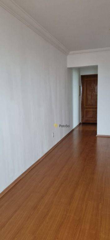 Apartamento à venda com 2 quartos, 62m² - Foto 11