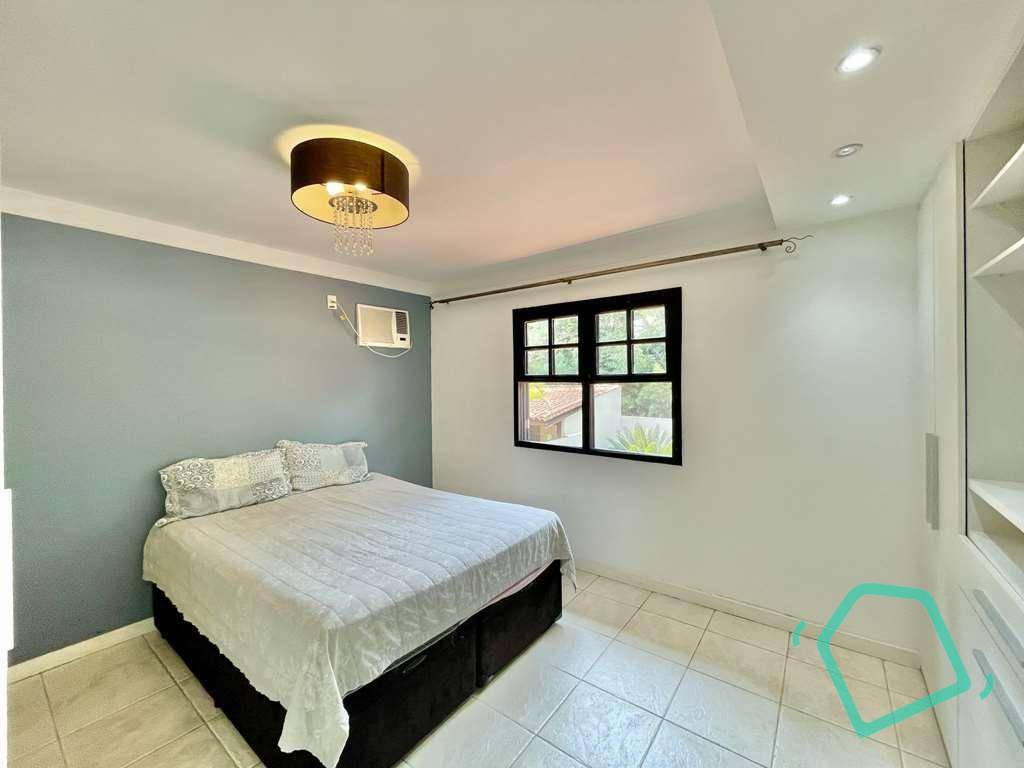 Casa de Condomínio à venda com 4 quartos, 250m² - Foto 25