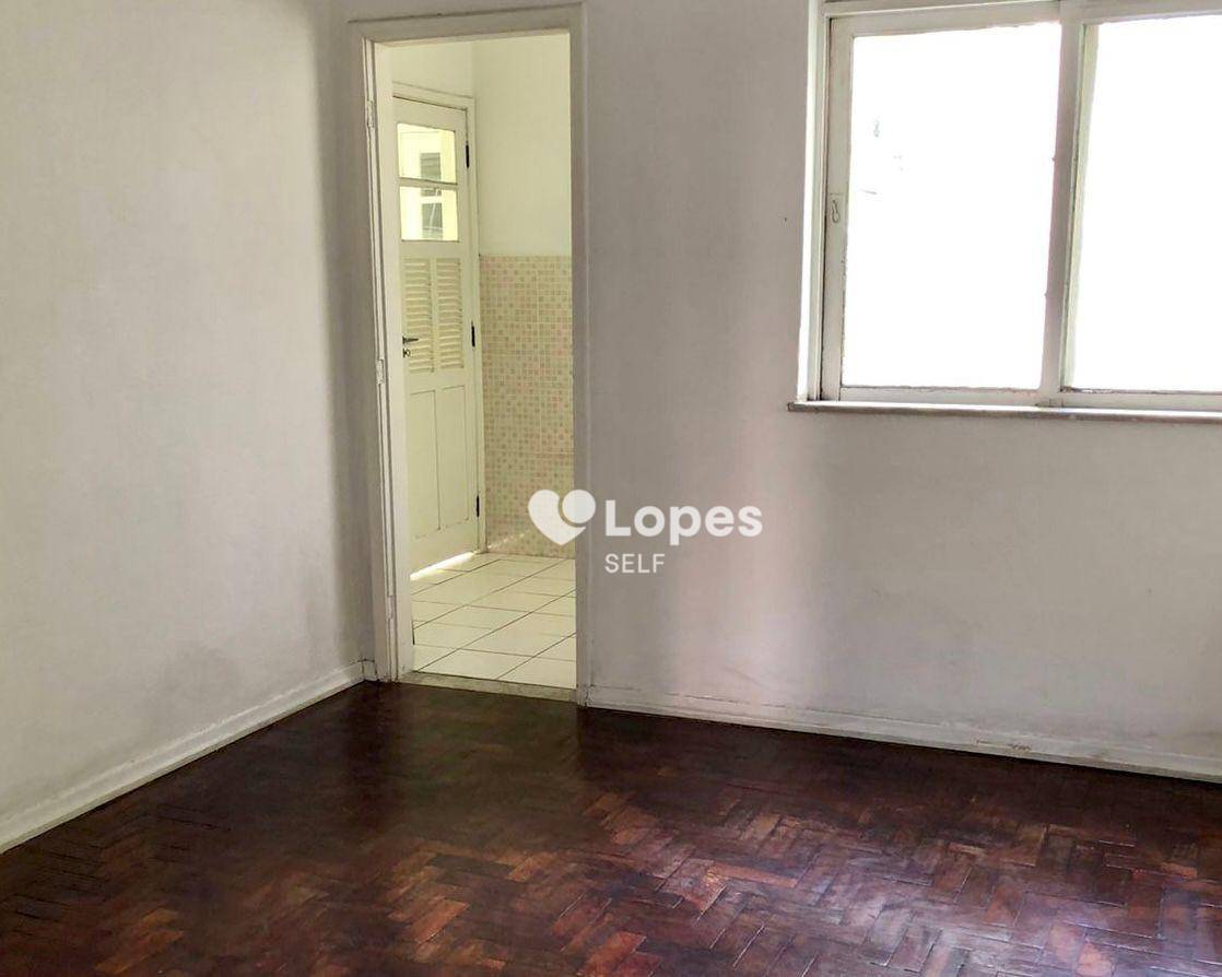 Apartamento à venda com 3 quartos, 65m² - Foto 2