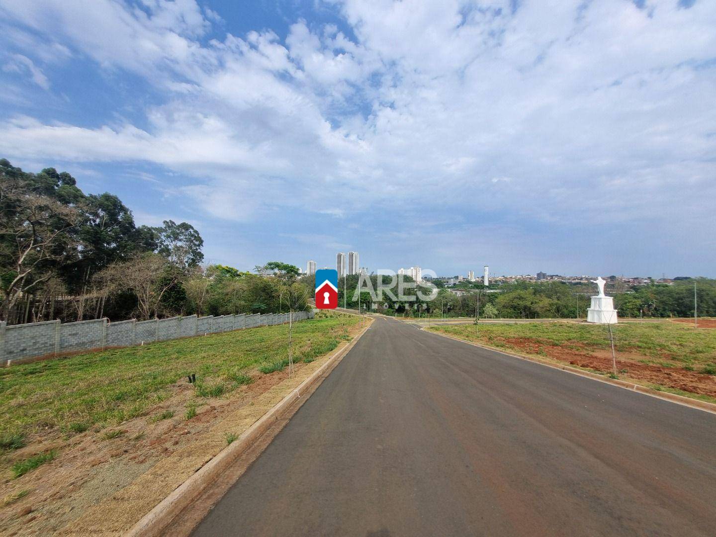 Loteamento e Condomínio, 302 m² - Foto 4