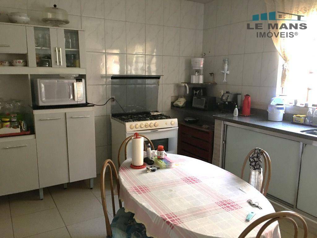 Casa à venda e aluguel com 3 quartos, 175m² - Foto 4