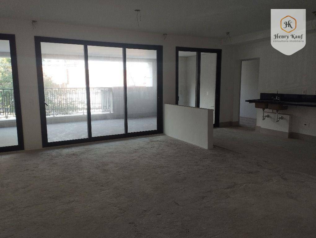 Apartamento à venda com 3 quartos, 209m² - Foto 4