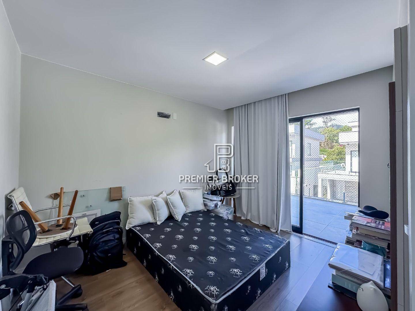 Casa de Condomínio à venda com 4 quartos, 204m² - Foto 9