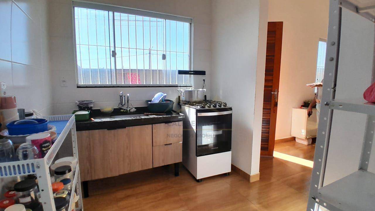 Casa à venda com 2 quartos, 54m² - Foto 7