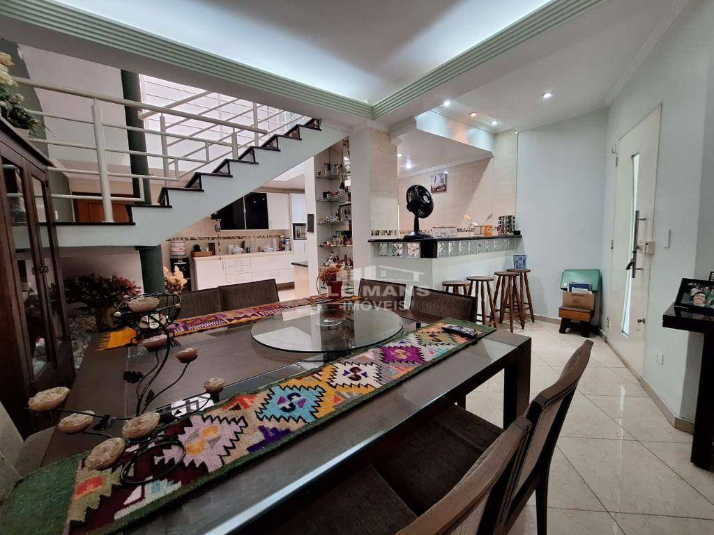 Casa à venda com 3 quartos, 482m² - Foto 1