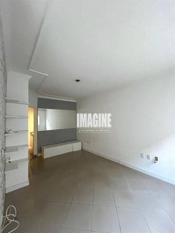 Sobrado à venda com 2 quartos, 54m² - Foto 2