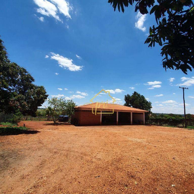 Haras e Área Rural Padrão à venda com 4 quartos, 1000m² - Foto 11