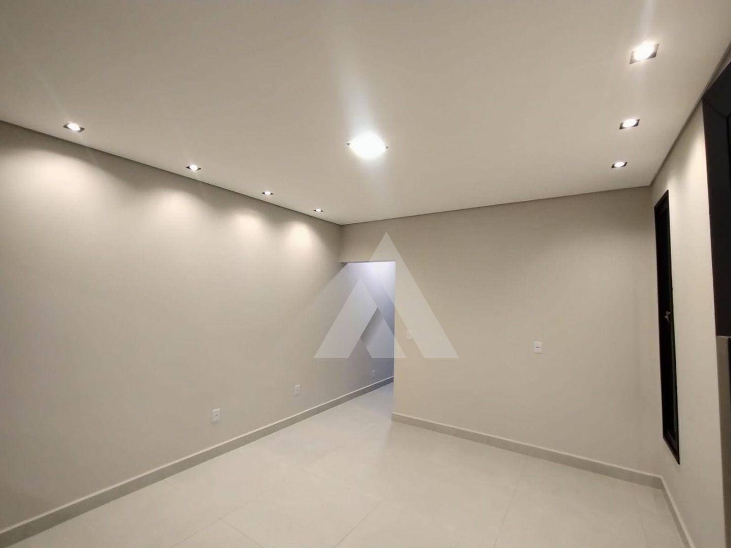 Casa, 4 quartos, 180 m² - Foto 1