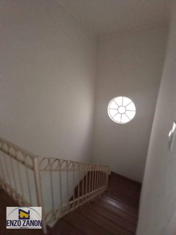 Sobrado à venda e aluguel com 3 quartos, 300m² - Foto 8