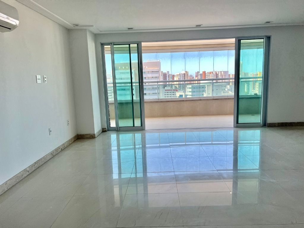 Apartamento à venda com 4 quartos, 236m² - Foto 12