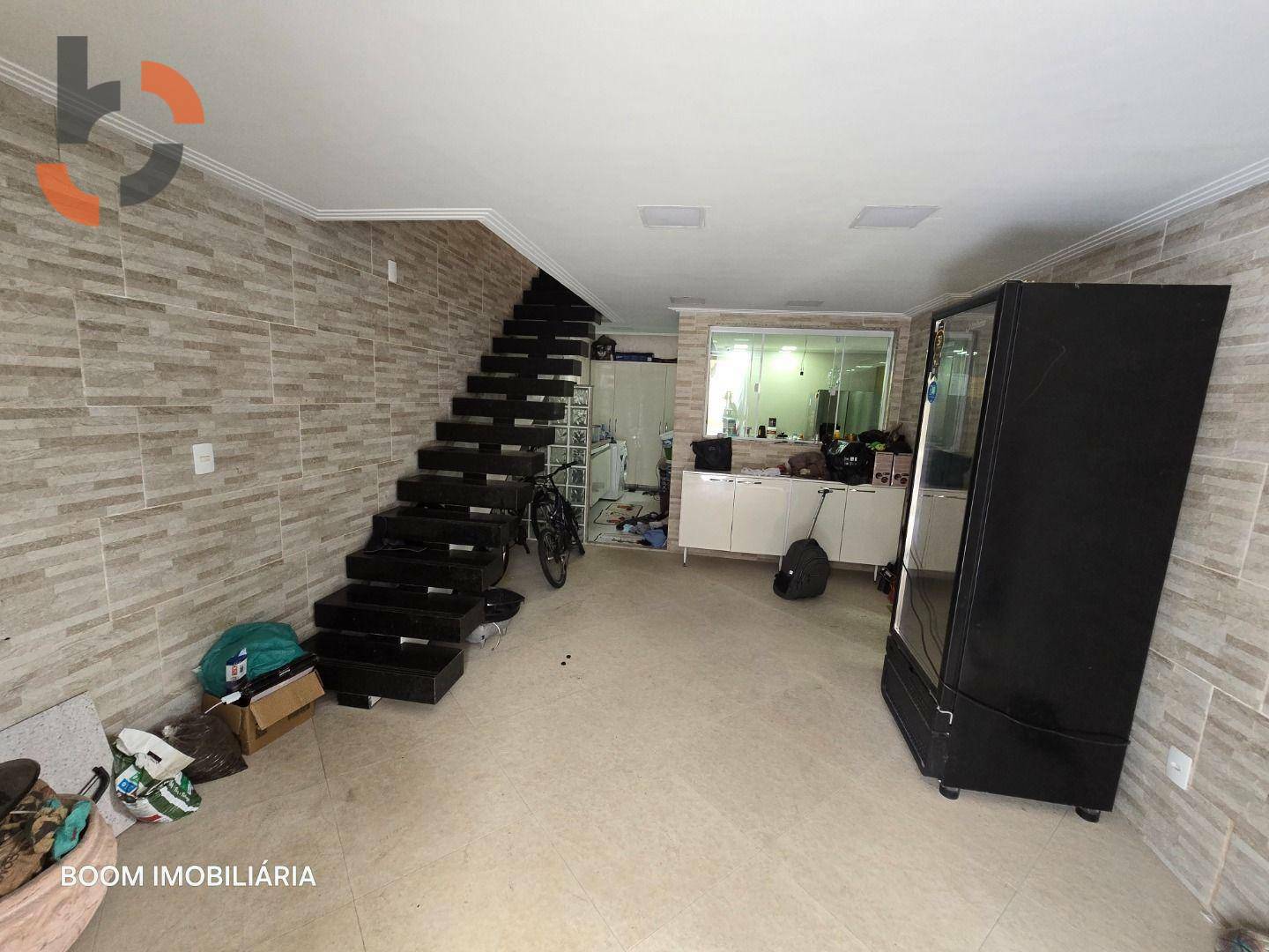 Casa à venda com 2 quartos, 270m² - Foto 2