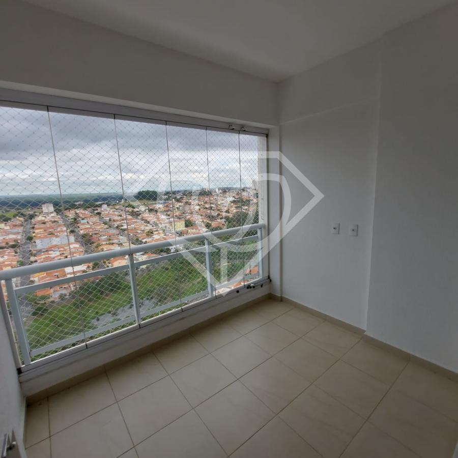 Apartamento para alugar com 2 quartos, 82m² - Foto 3