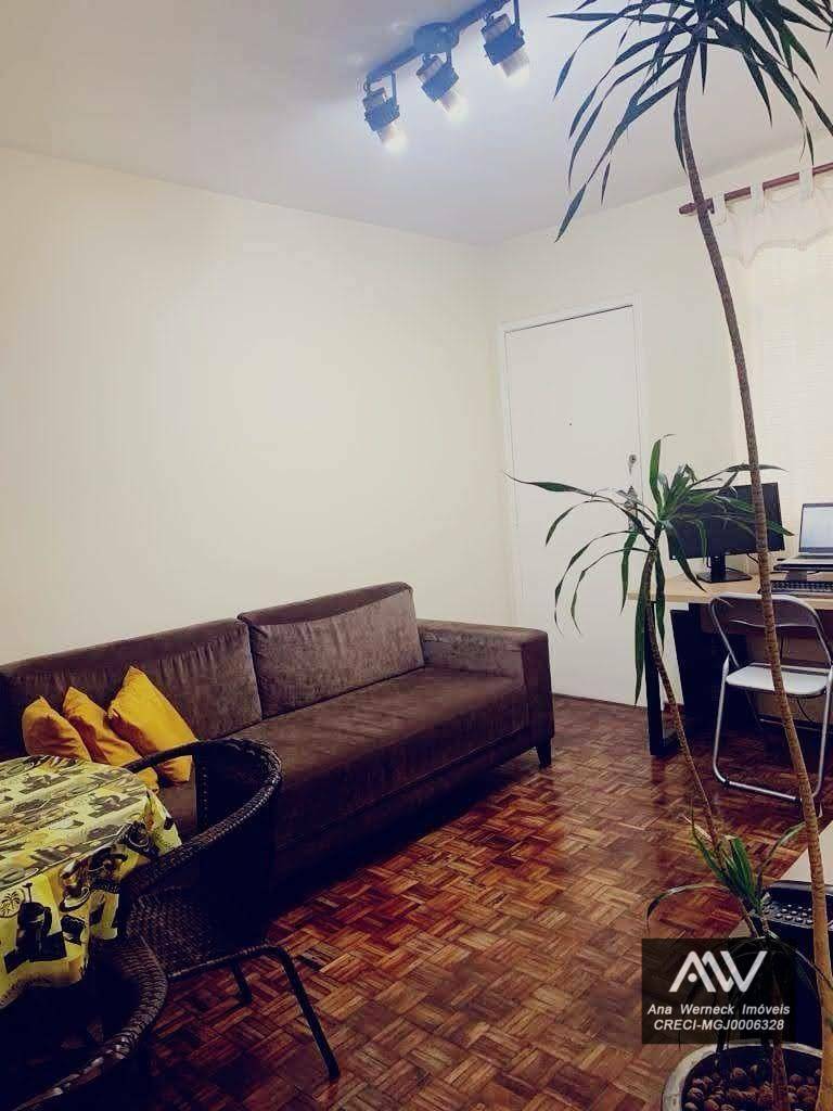 Apartamento à venda com 2 quartos, 70m² - Foto 3