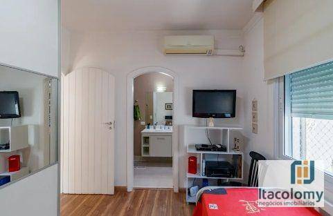 Casa de Condomínio à venda com 3 quartos, 360m² - Foto 32