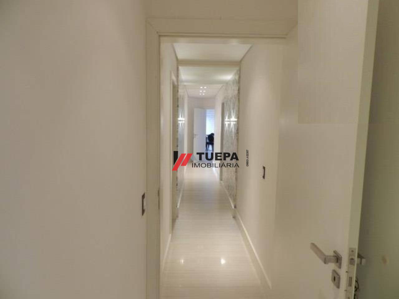 Apartamento à venda com 4 quartos, 240m² - Foto 9