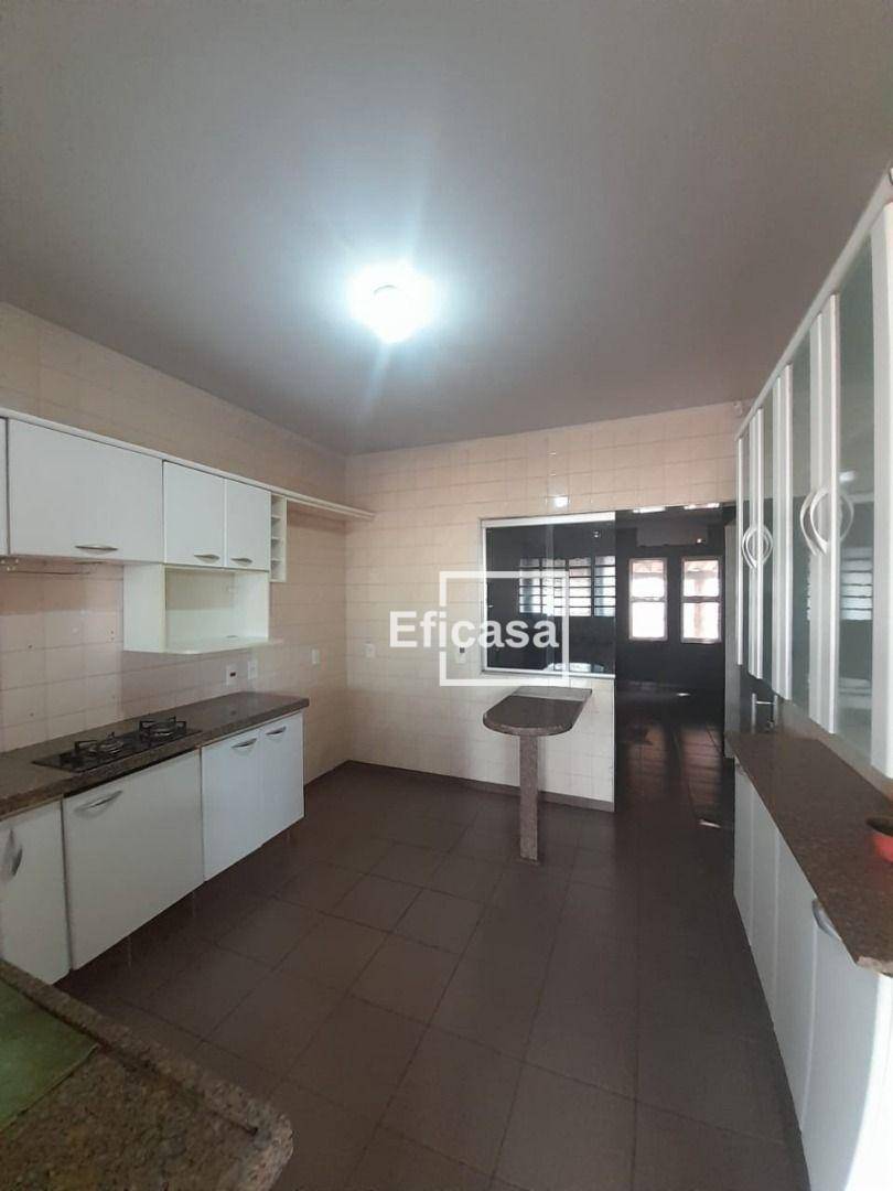 Casa à venda com 2 quartos, 230m² - Foto 12