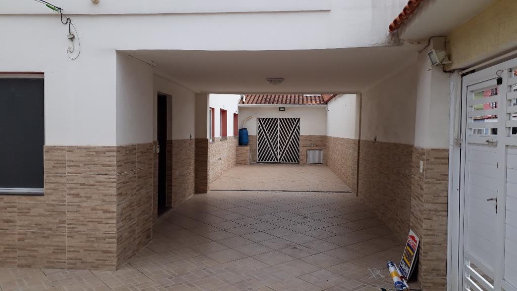 Sobrado à venda e aluguel com 3 quartos, 180m² - Foto 2