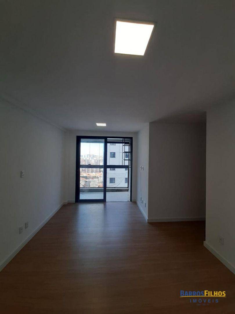 Apartamento para alugar com 3 quartos, 70m² - Foto 5